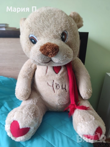 Голямо плюшено мече с надпис I love you и шалче