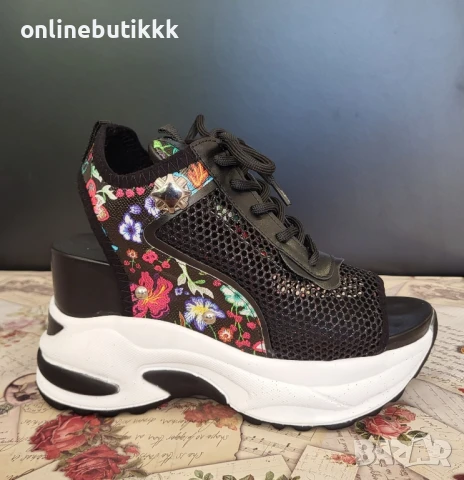 Дамски обувки на платформа 🍒, снимка 2 - Маратонки - 51078021