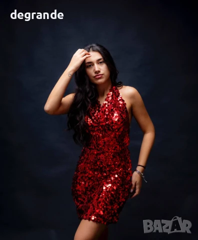 Червена блестяща рокля