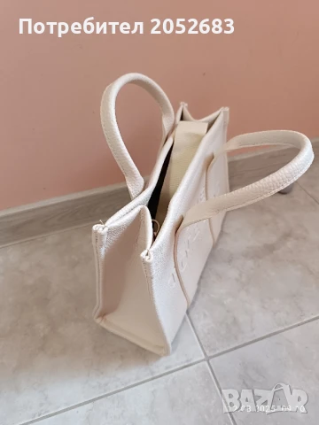 Дамска чанта, снимка 2 - Чанти - 51338735