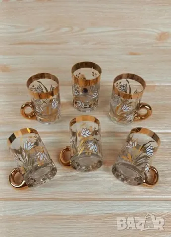 6 чаши с позлата и декорация на цветя