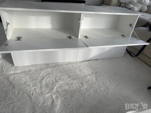 Тв шкаф , бял с бял лак, с пуш бутон, снимка 4 - Шкафове - 54225360