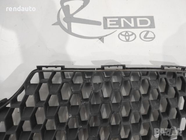 Централна решетка за предна броня Toyota Yaris 2005-2011 , снимка 2 - Части - 45116781