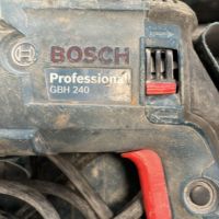 Перфоратор Bosch GBH 240, снимка 3 - Бормашини - 45853331