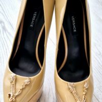 Обувки на висок ток Versace, размер 39, висок клас реплика, снимка 2 - Дамски обувки на ток - 45438222