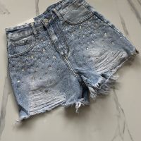 Светло сини дънкови къси панталонки с камъчета, снимка 2 - Къси панталони и бермуди - 45569603