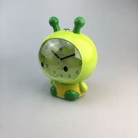 Детски настолен часовник с вградена силна аларма за по-лесно събуждане Пчеличка 16х10см, снимка 3 - Детски - 45759963