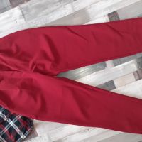 Риза и червен панталон, снимка 2 - Панталони - 45804933