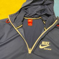 ''Nike Sportswear Hooded Woven Archive''оригинално мъжко яке М размер, снимка 2 - Якета - 45358246
