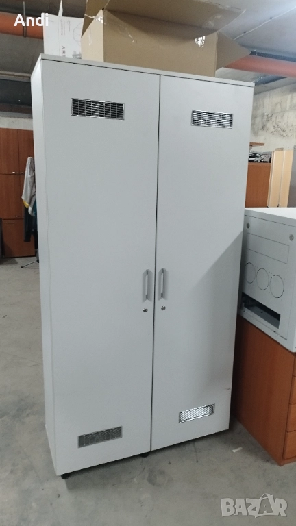 Гардероб с две врати - Офис шкаф 100/40/198 с ключалки, снимка 1