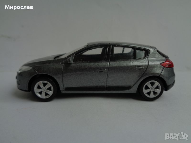 1:43 WELLY RENAULT MEGANE КОЛИЧКА ИГРАЧКА МОДЕЛ, снимка 1