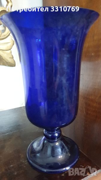 Кобалтово синя стъклена ваза на столче. , снимка 1