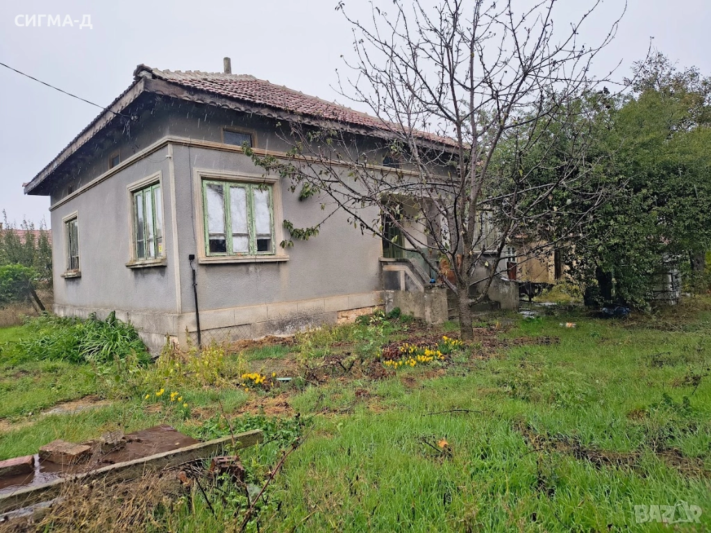 Къща голям двор в с. Пленемир , снимка 1