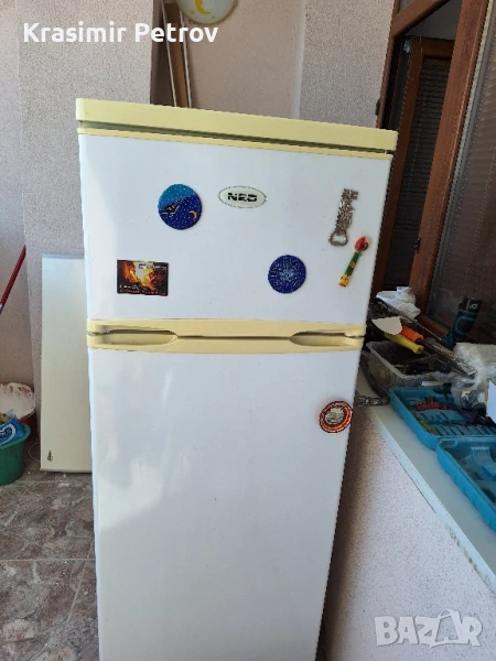 продавам хладилник с камера , снимка 1