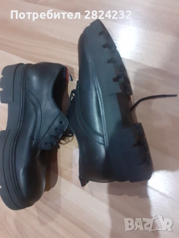 Дамски обувки на TOMMY HILFIGER , снимка 5 - Дамски ежедневни обувки - 51995948