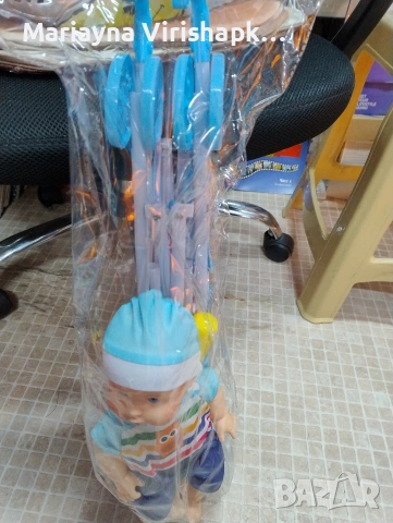 Продавам детска количка с бебе.