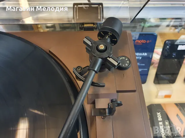 Грамофон ITT EXCLUSIVE LINE HIFI 9010 Belt Drive Record player В отлично техническо и визуално състо, снимка 7 - Грамофони - 49345043