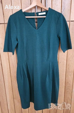 Рокля Reserved зелена М размер 