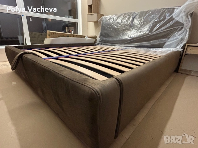 Спалня в кафяв десен, снимка 2 - Спални и легла - 53728549