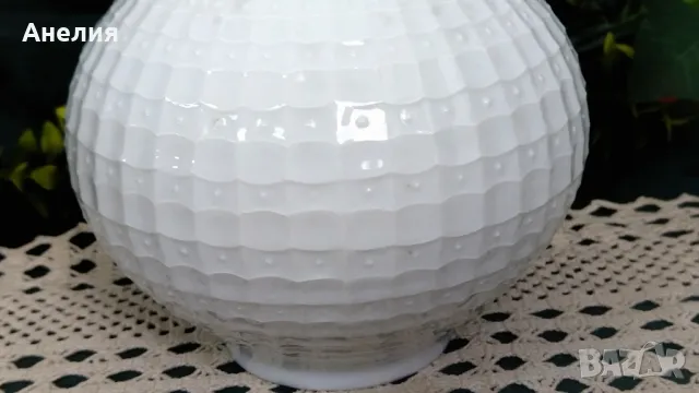 Ваза бяла с релеф Essenbach Bavaria 
, снимка 4 - Вази - 50211735