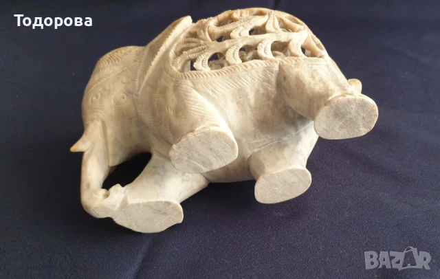 Пластика на слоница майка от мрамор-сапунен камък, снимка 10 - Антикварни и старинни предмети - 53660230