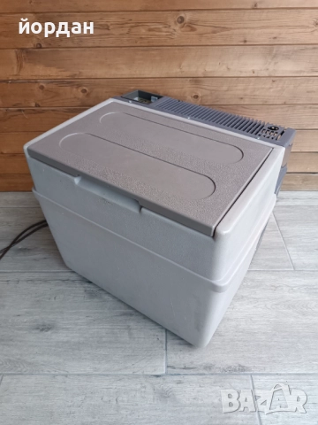 Хладилник на газ 12 и 220 в. Electrolux , снимка 7 - Хладилни чанти - 51912276