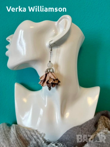 Розов (пепел от рози) комплект колие с дълги обици от кожа модел 71, снимка 2 - Бижутерийни комплекти - 53888586