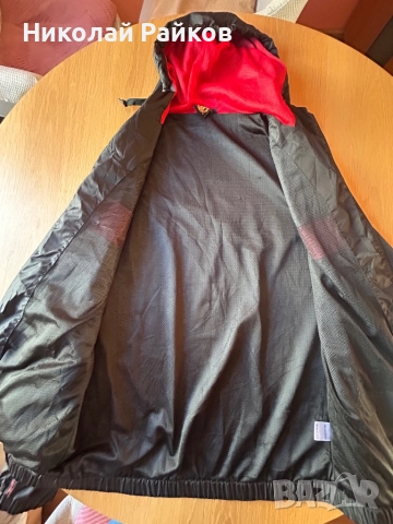 Оригинално яке на Манчестър Юнайтед , снимка 7 - Спортни дрехи, екипи - 51659236