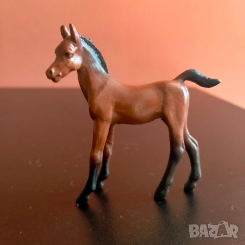 Колекционерска фигурка Schleich Horse Brown Foal W.Germany 13103, снимка 1 - Колекции - 45935829