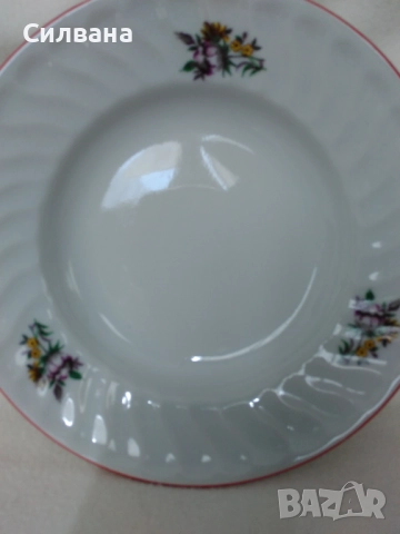 6 чинии български порцелан, снимка 3 - Чинии - 51454350