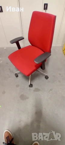 Работен стол, снимка 3 - Столове за офис - 54117655