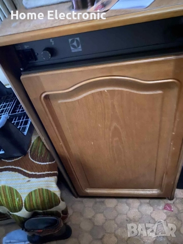 Каравана Knaus 900кг, снимка 5 - Каравани и кемпери - 52723937