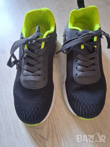 Маратонки-38 номер.