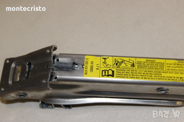 Комплект крик Audi A3 8L (1996-2003г.) кука за теглене ключ за гуми 8L0011031C, снимка 5 - Аксесоари и консумативи - 54142348