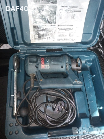 Фреза BOSCH, снимка 2 - Други инструменти - 53394118