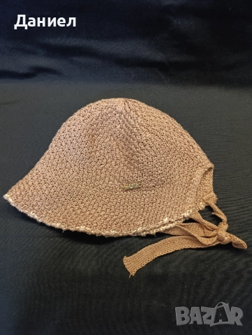 Дамска шапка 