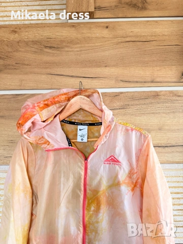 Суперсвежа ежедневна ветровка/яке Nike в многоцветен десен., снимка 2 - Якета - 53882268