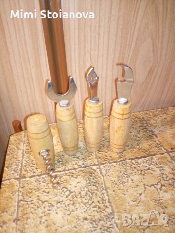 Комплект магнитни дървени отварачки, снимка 1 - Аксесоари за кухня - 45685208