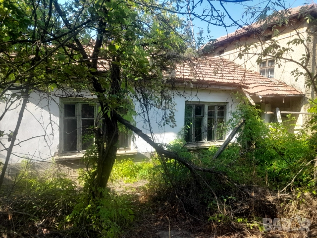 Имот ,сравнително голям