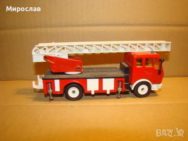 1:5О SIKU MERCEDES BENZ ПОЖАРНА КАМИОН МОДЕЛ, снимка 4 - Колекции - 48814598