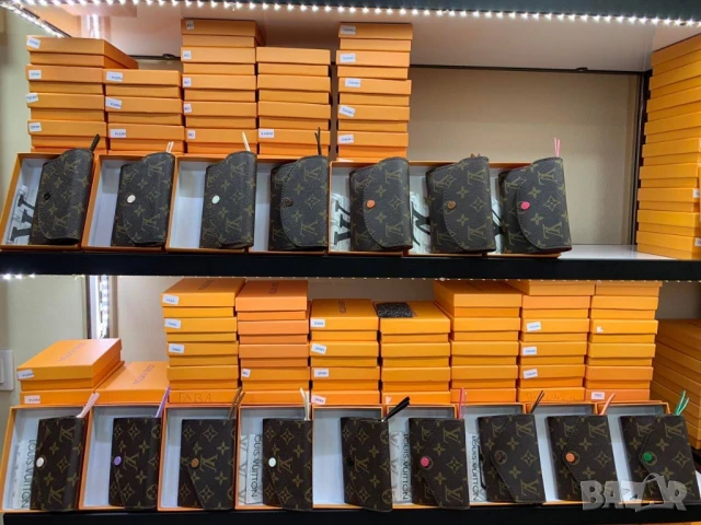 портмонета в кутия gucci chanel christian dior louis vuitton ysl saint laurent , снимка 14 - Портфейли, портмонета - 51117137