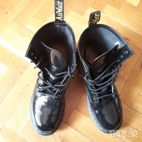 Dr. Martens 41 естествен лак, снимка 2 - Дамски боти - 44939532