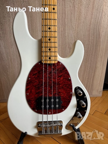Бас китара Sterling by Music Man RAY24CA, снимка 2 - Китари - 52064346