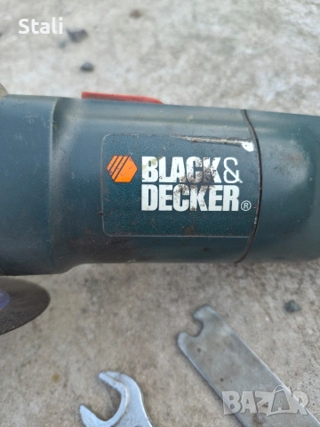 Малък ъглошлайф Black & Decker, снимка 2 - Други инструменти - 53840948