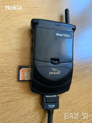Motorola StarTAC от 1996 г., който тук е брандиран за автомобили Jagua, снимка 6 - Motorola - 54125472
