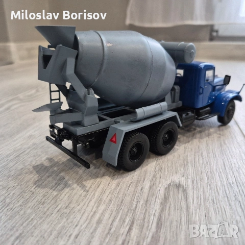 Kraz/Краз 256 бетоновоз 1:43 мащаб, снимка 6 - Колекции - 54089308