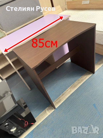 ученическо / работно бюро    лилаво бюро 105см широко цена 75 лв или 38,35 евро   дървесно жълто бюр, снимка 3 - Бюра - 51523211