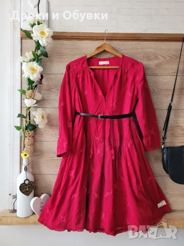 Разкроена червена рокля с бродерии памучна материя  ODD MOLLY , снимка 2 - Рокли - 54074102