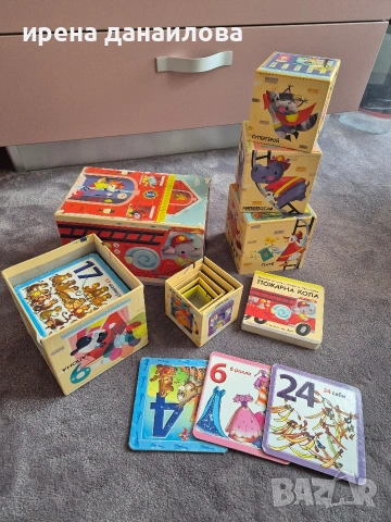 Комплект от книга и кубчета за игра и учене