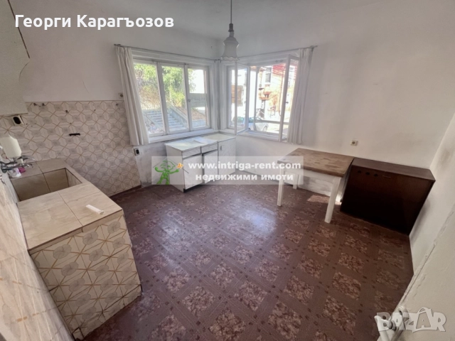 №3946 Етаж от къща със самостоятелен вход и двор | квартал Любен Каравелов, град Хасково., снимка 9 - Етаж от къща - 51720741